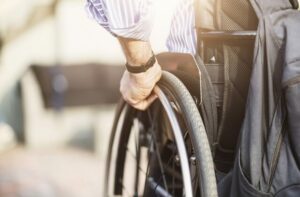 can you apply for disability while working full time