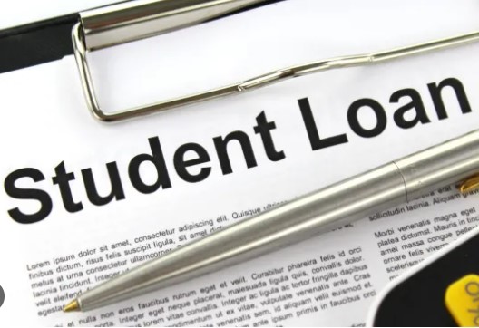 How is a Student Loan Different From a Scholarship