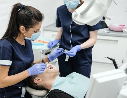 how to become a dental assistant without going to school